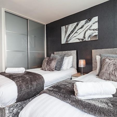 2 Bedroom 2 Bathroom Apartment In Central Milton Keynes With Free Parking And Smart Tv - Contractors, Relocation, Business Travellers Buitenkant foto