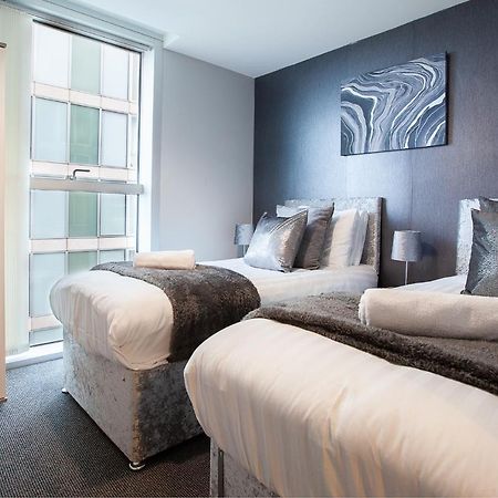 2 Bedroom 2 Bathroom Apartment In Central Milton Keynes With Free Parking And Smart Tv - Contractors, Relocation, Business Travellers Buitenkant foto