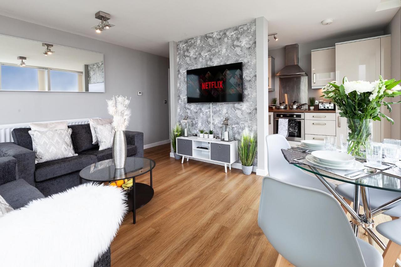 2 Bedroom 2 Bathroom Apartment In Central Milton Keynes With Free Parking And Smart Tv - Contractors, Relocation, Business Travellers Buitenkant foto