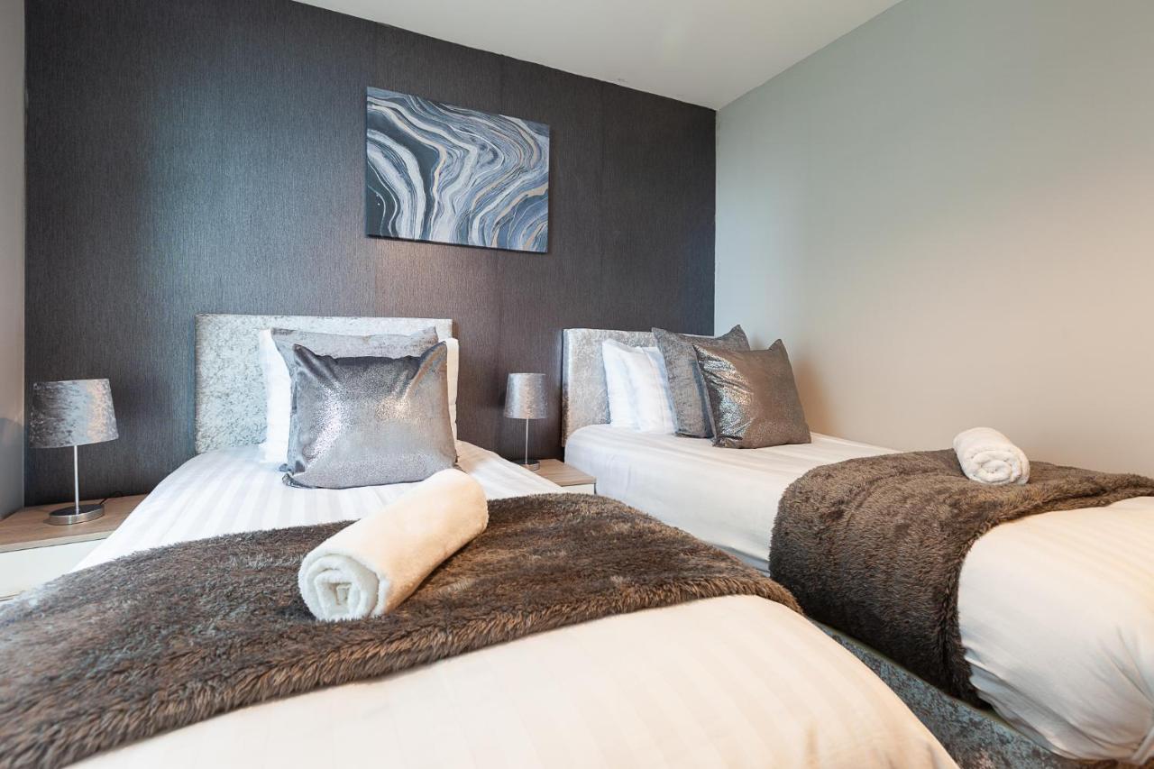 2 Bedroom 2 Bathroom Apartment In Central Milton Keynes With Free Parking And Smart Tv - Contractors, Relocation, Business Travellers Buitenkant foto